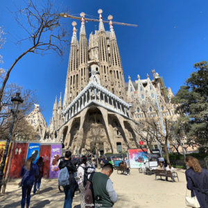 LEGO 21065 Sagrada Família: The Truth Behind the 1.16 Million KRW Price and 10,000+ Piece Scale