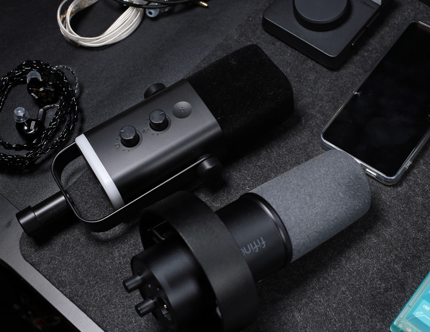 Fifine AM8 and K688 microphones