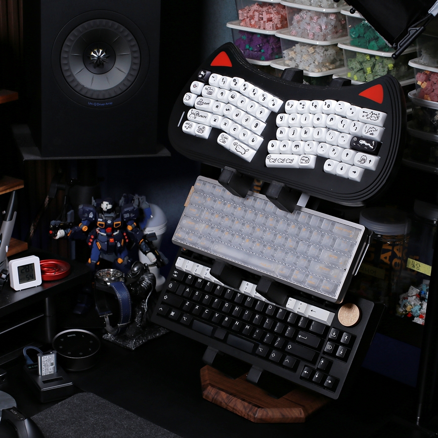 Keyboards stored vertically on the Octagon