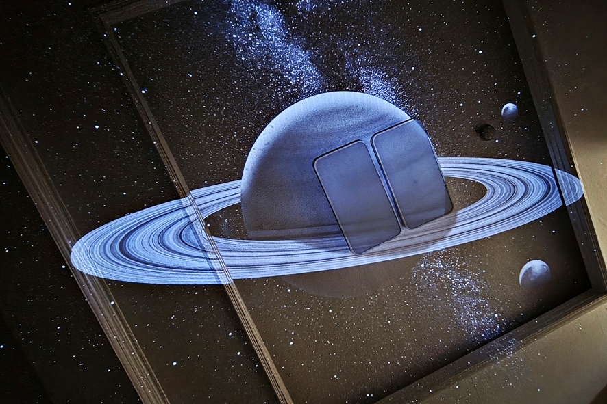 Saturn disc projection with the Milky Way