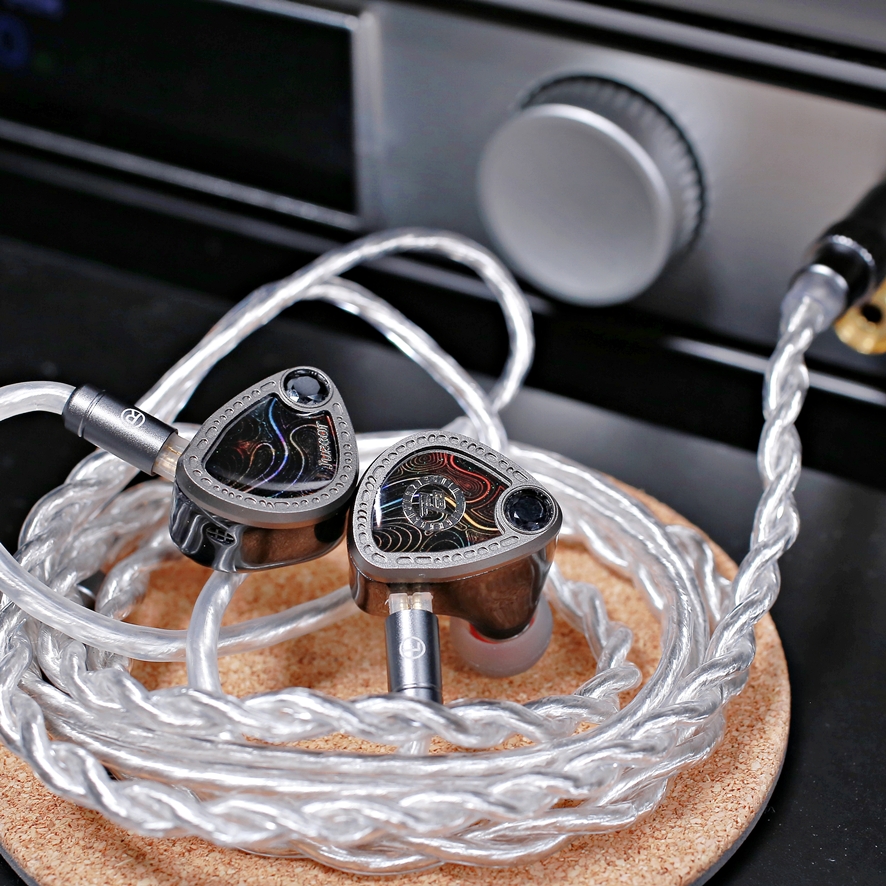 Light Shuttle with dongle and desktop DAC