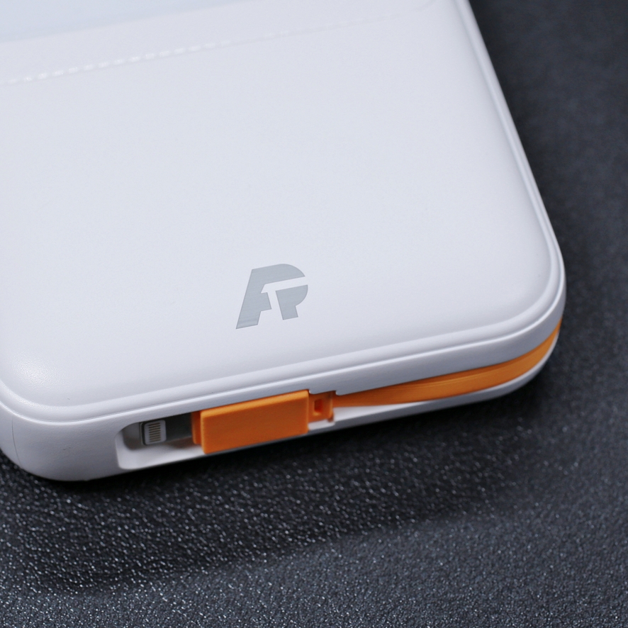 Built-in cable wrapped around the edge