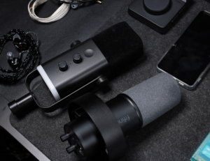Fifine AM8 vs K688 Review: Which Mic Setup Best Fits Your Desk?