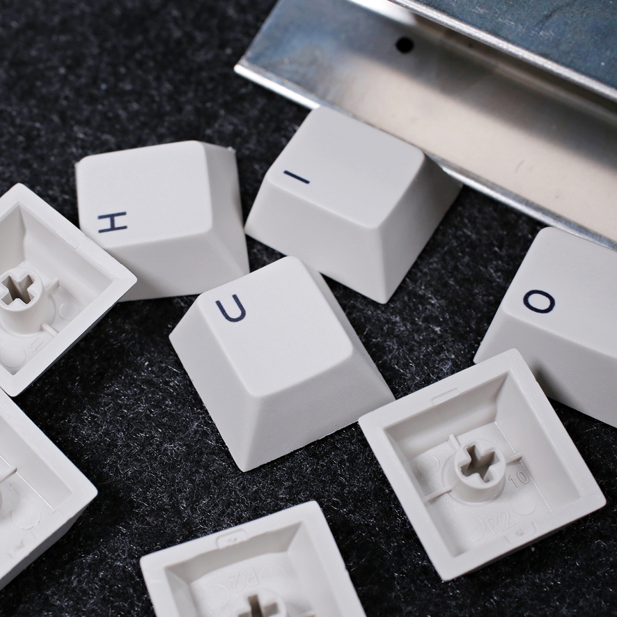 Clean retro legends on dye-sub PBT keycaps