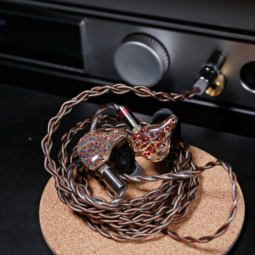 DUNU PRS5 plugged into audio equipment