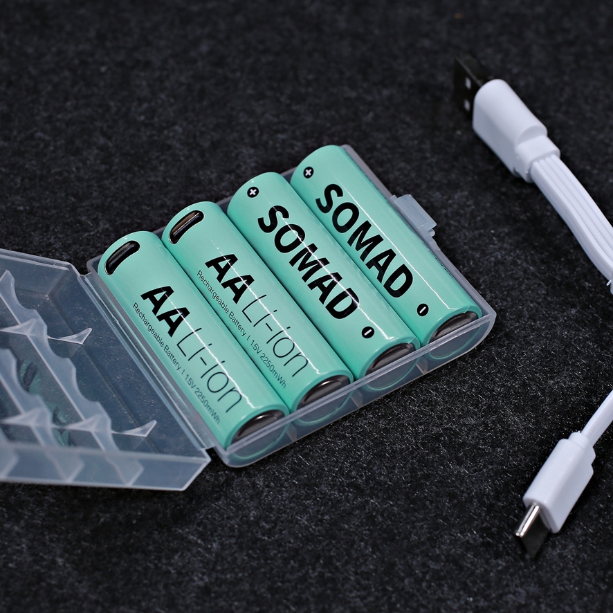 Included 4-in-1 charging cable and case